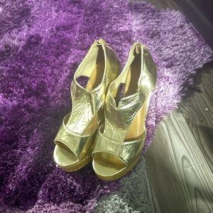 Gold Wedges